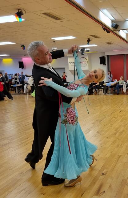 Das Turnierpaar Stefan und Sabine Fischer vom TSC dancepoint tanzten sich in der S-Klasse auf den 13. Platz.