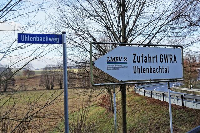 rechts im Bild Harzhochstraße B242 von Harzgerode nach Siptenfelde
