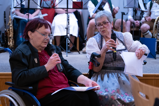 Kissinger Starkbierfest 2023 - Barbara Kurz (links) und Christ Thies als "Krampfadergeschwader" | Foto: FSeventfoto