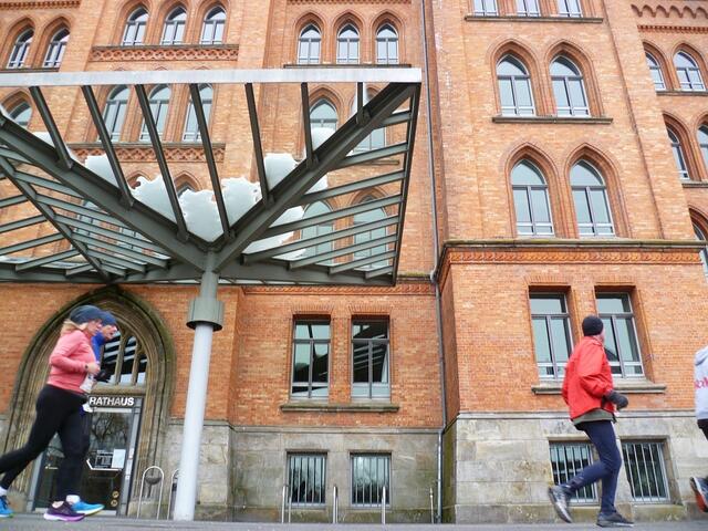 Das Rathaus war früher eine Kaserne.