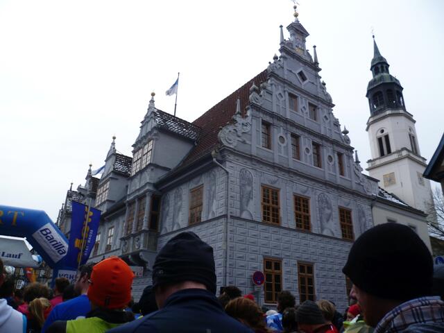 Eine prächtige Kulisse für den Start einer Laufveranstaltung.
