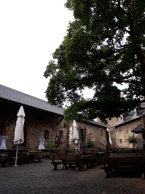 Zugang zum Burgsaal