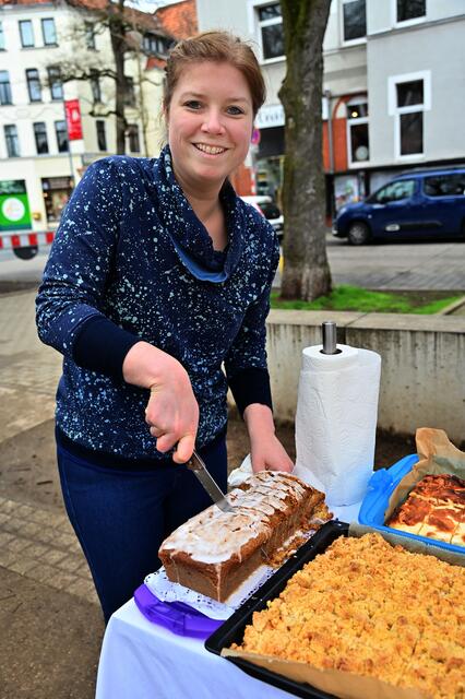 Die St. bernwardgemeinde hatte Kuchen mitgebracht.