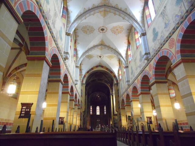 In der 900 Jahre alten Kirche befindet sich die Grabstelle Kaiser Lothars III.
