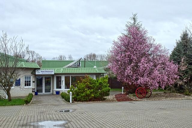 das Hotel und Restaurant Sportcenter Gänsefurth macht einen verlassenen Eindruck