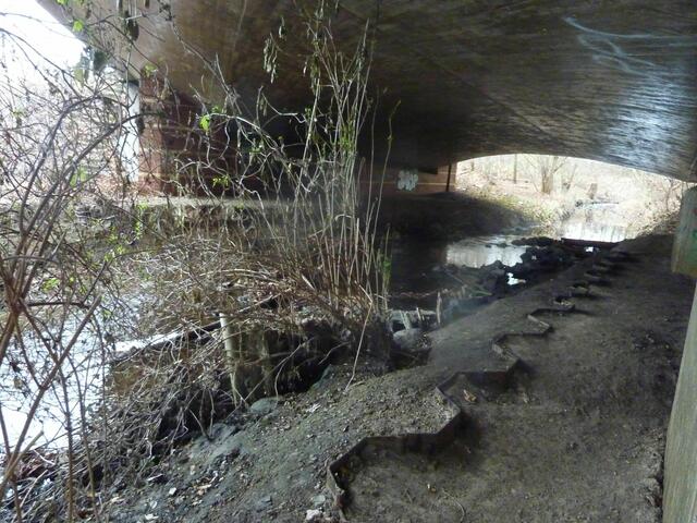 Weiter geht es unter der Brücke von der B3 Hannover - Göttingen