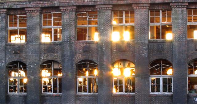 Auch die Abendsonne kann den Ziegelbau bald nicht mehr durchleuchten. Ein neues Gebäude wird an selber Stelle entstehen.