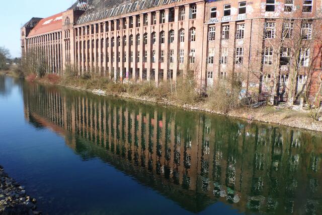 Die Conti ist Geschichte. Diesen Anblick, den ich seit meinen frühen Kindheitsjahren in den Fünfzigerjahren kenne und der den Stadtteil Limmer mitgeprägt hat, werde ich in Zukunft vermissen.