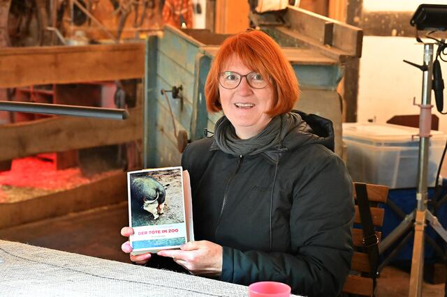 Susanne Fletemeyer las aus ihrem Zoo-Krimi