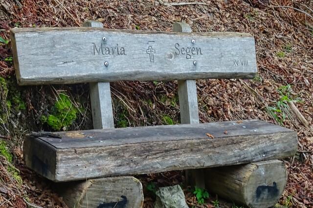 Ruhebank an der Marien Quelle
