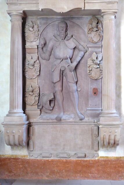 Epitaph des Reinhard Schenk zu Schweinsberg. Der Nachfolger des Heinz von Lüder starb 1573.