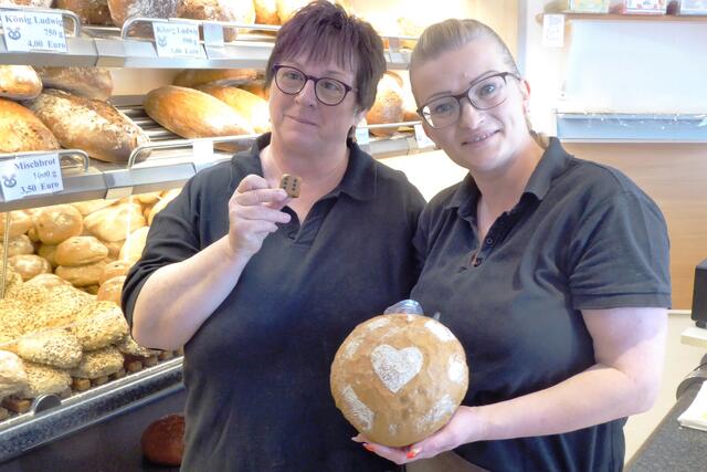 Simone Pauly und Tanja Zauner präsentieren das "Lieblingsbrot".