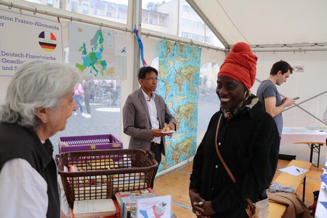 AI Beisitzerin Maureen Lermer am DFG Stand | Foto: Marianne Stenglein