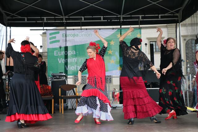 Spanische Tanzgruppe | Foto: Marianne Stenglein