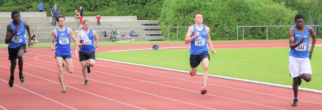 Doppelte Distanz über 200 Meter mit Donatus Olowookere, Arslan Muminovic, Moritz Schütze (LG Donau-Ries), Michael Fechtner und Yan Kekeu Ndamen