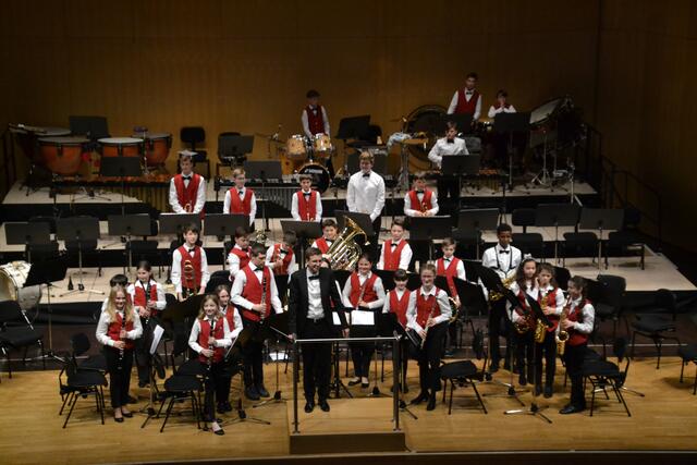 Das B-Orchester genießt den Applaus | Foto: Peter Metzger