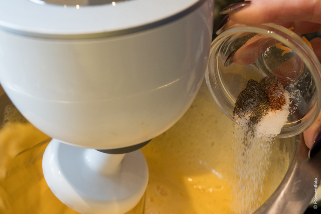 Sabinas Kochstudio - Käse-Kräutermuffins mit drei verschiedenen Toppings | Foto: FSeventfoto