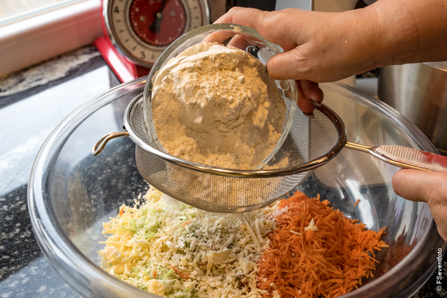 Sabinas Kochstudio - Käse-Kräutermuffins mit drei verschiedenen Toppings | Foto: FSeventfoto