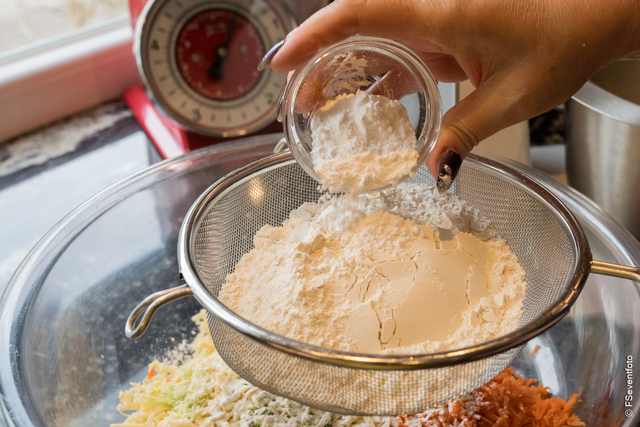 Sabinas Kochstudio - Käse-Kräutermuffins mit drei verschiedenen Toppings | Foto: FSeventfoto