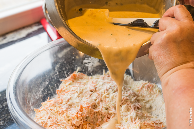 Sabinas Kochstudio - Käse-Kräutermuffins mit drei verschiedenen Toppings | Foto: FSeventfoto