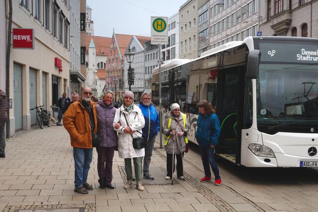 Vor der Abfahrt: Uwe, Sabine, Kirsten, Horst, Iris, Elvira
