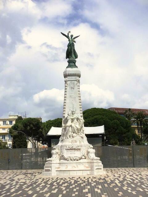 Die Statue der NICENE, der Namensgeberin der Stadt!
