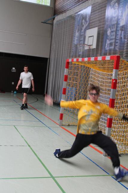 Aichach Keeper Anton Naistet im Einsatz