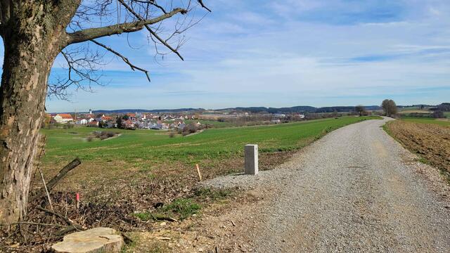 Wanderweg mit Blick auf Heretshausen | Foto: Dr. Hubert Raab