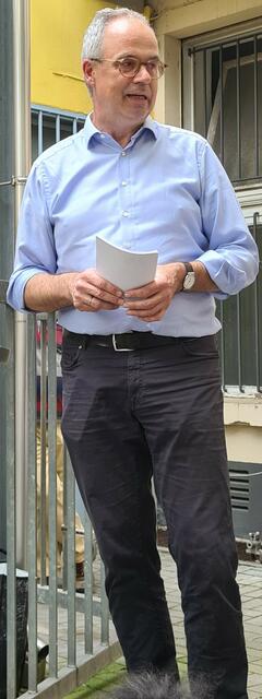 Pfarrer Andreas Klein bei Begrüßung der ...