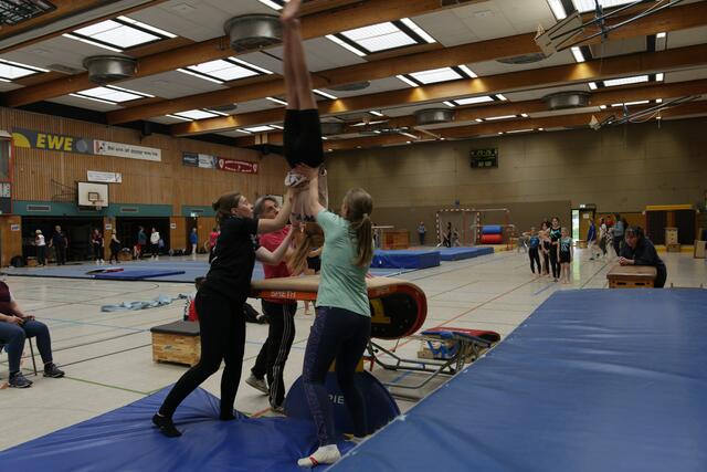 Finja und ihre Trainer, Dr. Flavio Bessi und Lena. Teamwork ist hier sehr wichtig. | Foto: W.K.