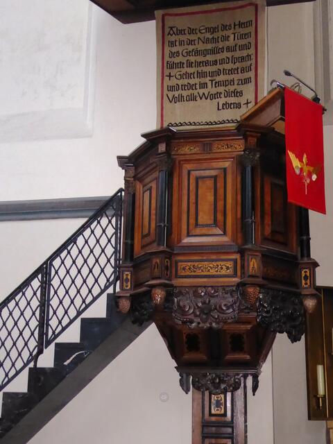Die Kanzel der Universitätskirche.