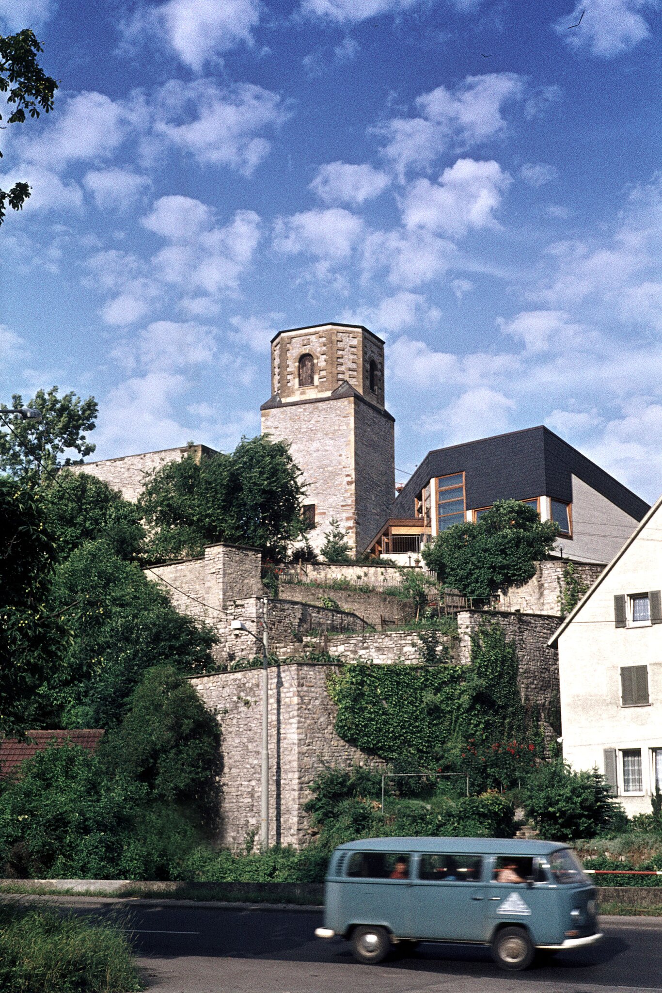 Burgen und Schlösser Die Reste der Heidenburg