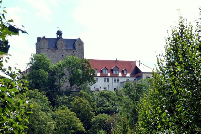 Schloss Ballenstedt mit integrierten Westportal der einstigen Klosterkirche