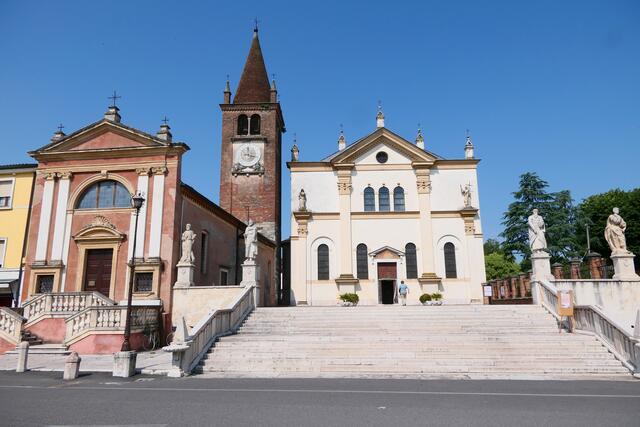 Die Pfarrkirche von Isola della Scala, der Reismetropoloe südlich von Verona