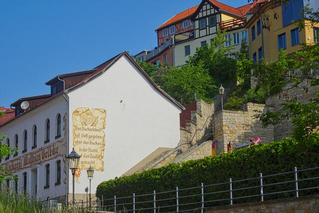 Bäckerei in der Langenbergstraße oberhalb Gebäude des Münzenberges