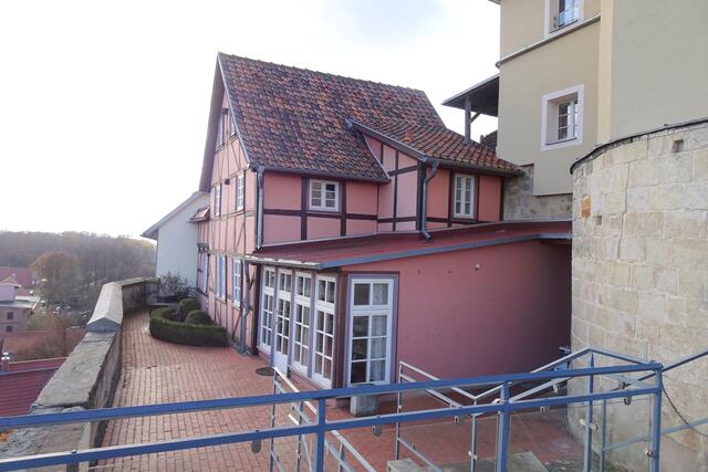 diese Terrasse auf dem Münzenberg gehörte noch vor ein paar Jahren zu einem Cafee`