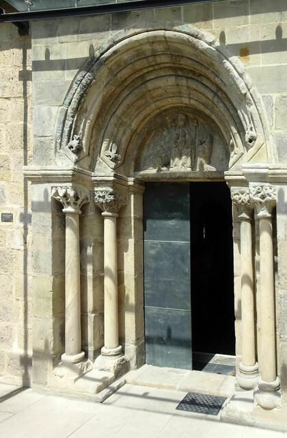 Portal der Wipertikirche, das Portal stammt von dem zerstörten Marienkloster auf dem Münzenberg
