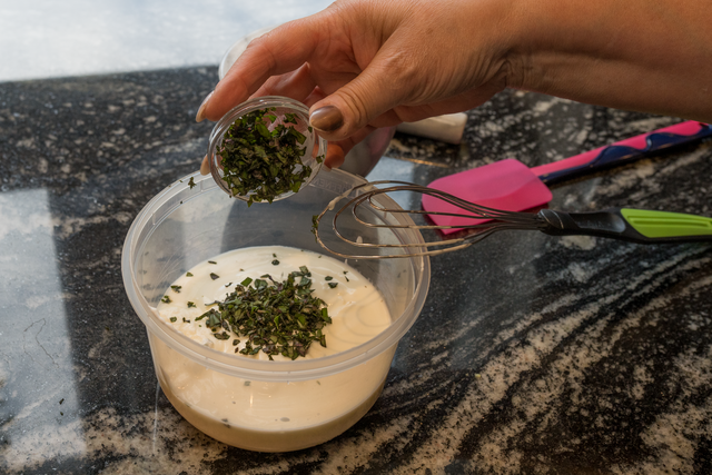 Sabinas Kochstudio - Erdbeer-Kartoffel-Knödel mit Überraschungen | Foto: FSeventfoto