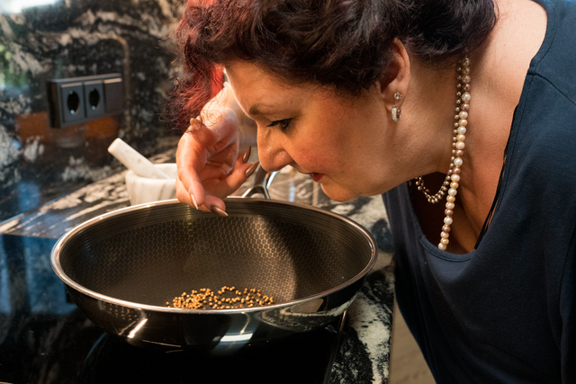 Sabinas Kochstudio - Erdbeer-Kartoffel-Knödel mit Überraschungen | Foto: FSeventfoto