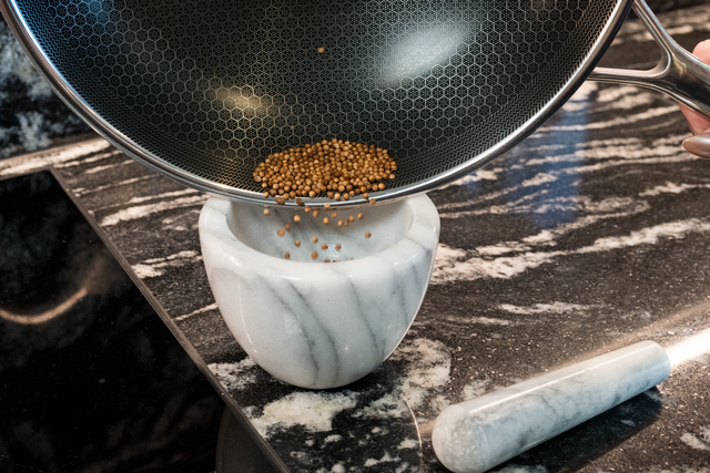 Sabinas Kochstudio - Erdbeer-Kartoffel-Knödel mit Überraschungen | Foto: FSeventfoto
