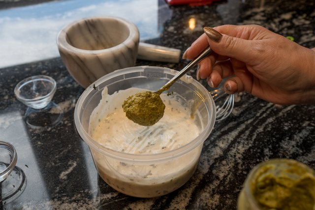 Sabinas Kochstudio - Erdbeer-Kartoffel-Knödel mit Überraschungen | Foto: FSeventfoto