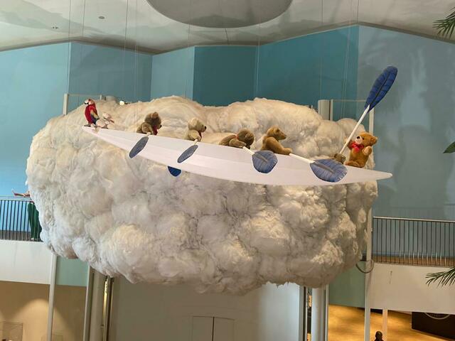 Steiffbären über den Wolken.