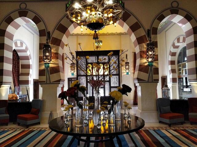 Das Old Cataract Hotel in Assuan ist ein traditionelles Luxushotel im orientalisierenden Kolonialstil. Von hier aus hat man einen prima Ausblick auf die ehemaligen Stromschnellen des Nils. Zu den berühmten Gästen zählen unter anderem Agatha Christie, Winston Churchill, François Mitterrand und der #Spargelsprinter.
