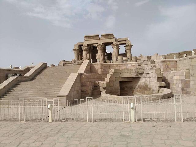 Kom Ombo Tempel. Ein Haltepunkt des Kreuzfahrtschiffes.
