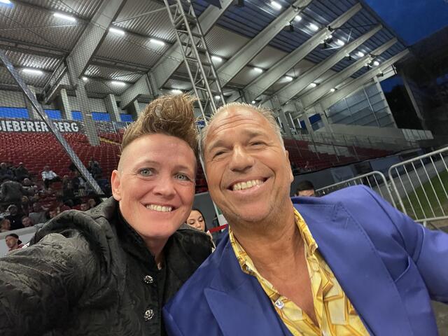 Formel1 Legende Kai Ebel und Tina Schüssler sind gute Freunde und stehen öfters gemeinsam bei Fight-Events im Ring. Im Juli werden beide zusammen für den RTL Spendenmarathon moderieren und die Oberpfalz rocken