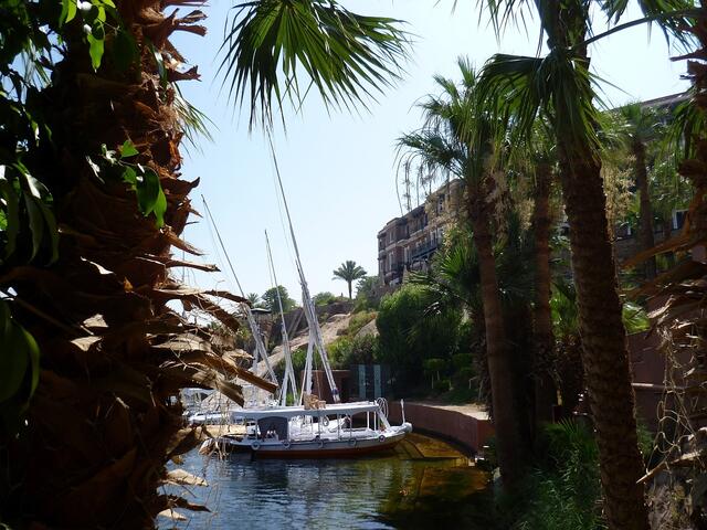  Rechts das Old Cataract Hotel.
