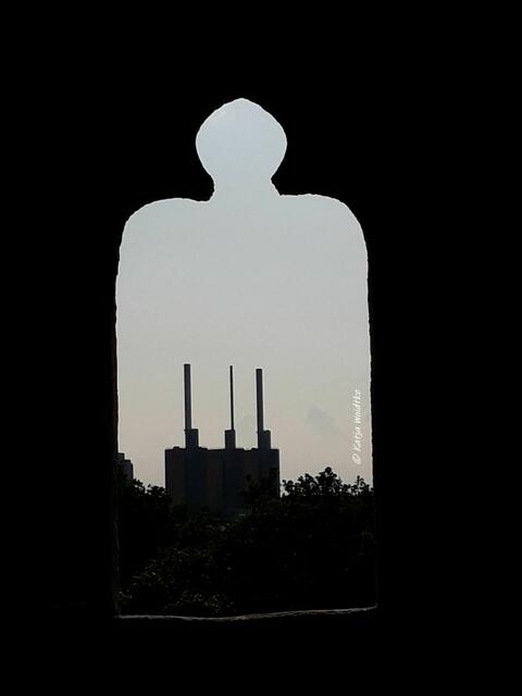 "Nacht der Museen" im Historischen Museum Hannover

Aussichten durch ein Fenster des Beginenturms auf die Drei warmen Brüder in Linden

(Foto: Katja Woidtke)