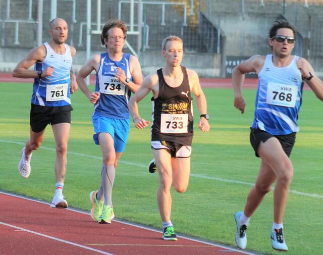 Wenzel Kurka mittendrin im Läuferfeld über 5000 Meter 