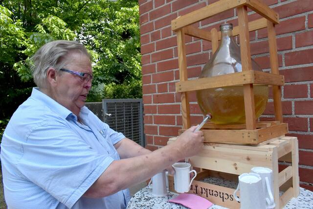 Hier gibt es Juni-Bowle