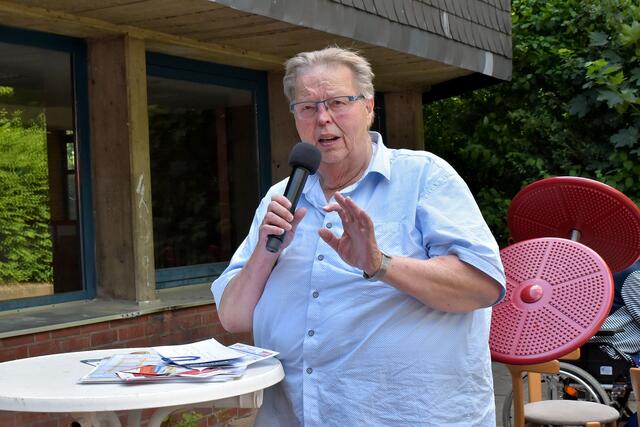 SoVD-Vorsitzender Dirk Battke begrüßt die Besucher